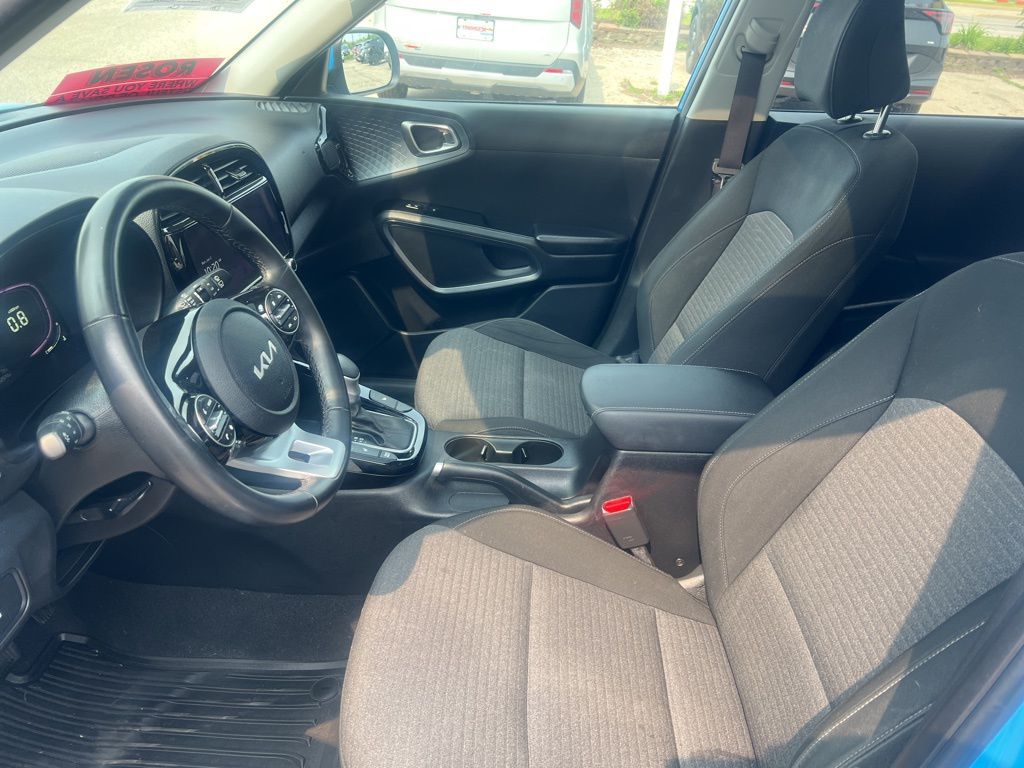 2023 Kia Soul EX photo 4
