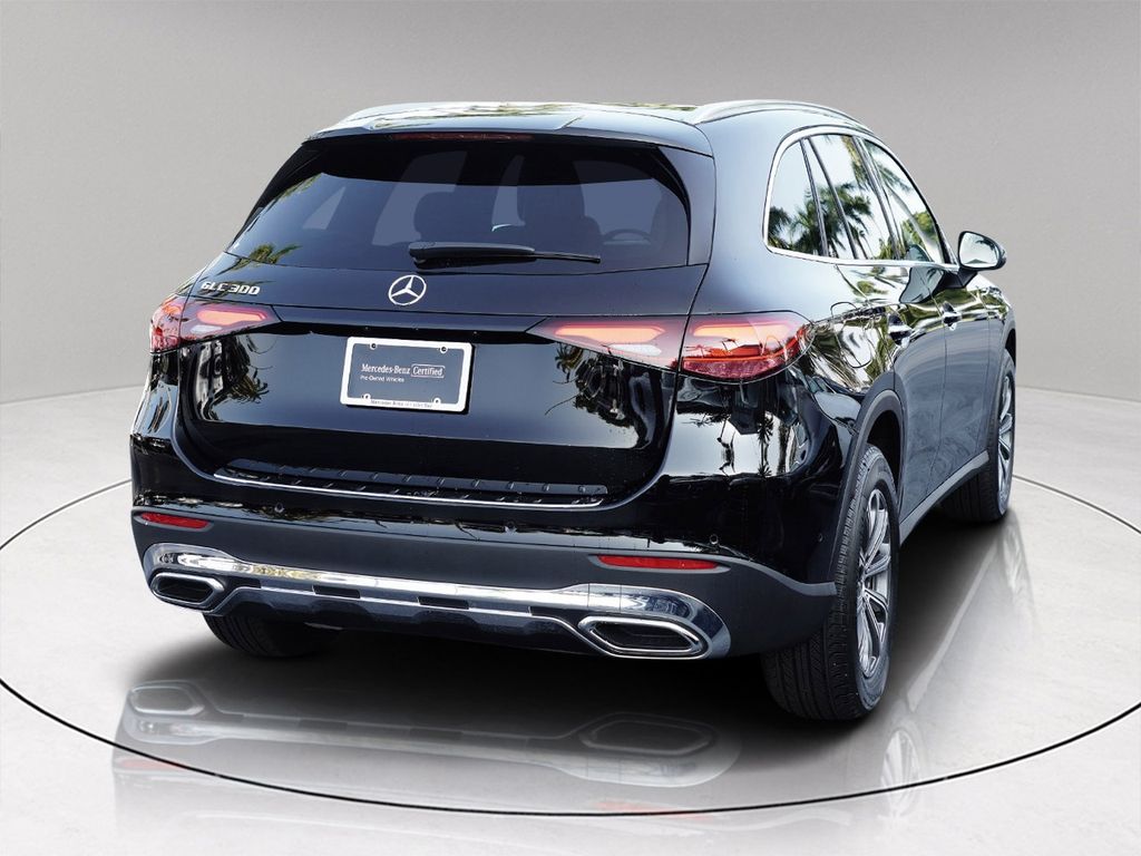 2025 Mercedes Benz GLC 300 photo 6