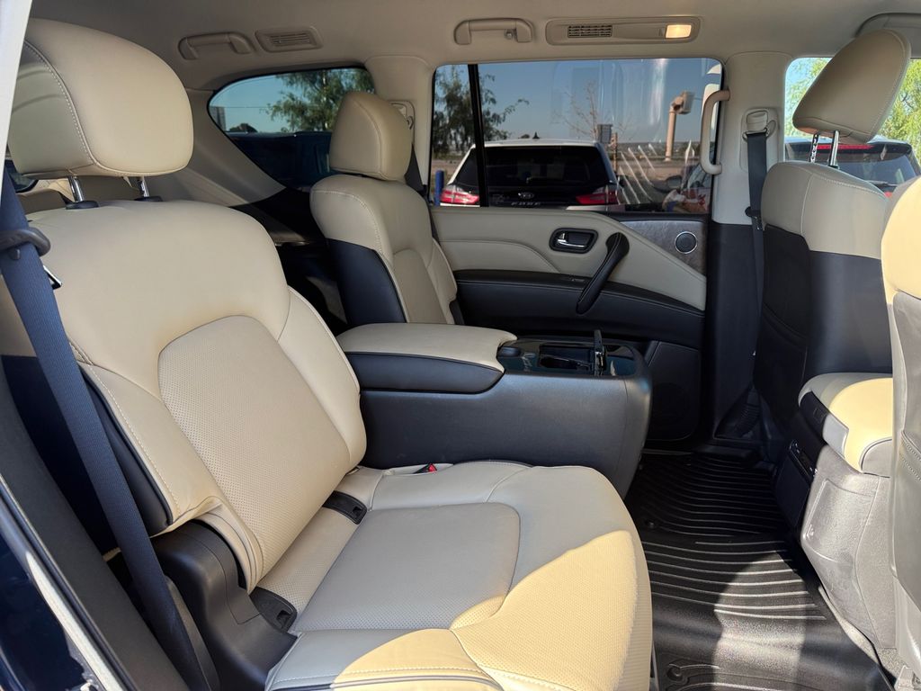 2023 Infiniti QX80 Premium Select photo 17