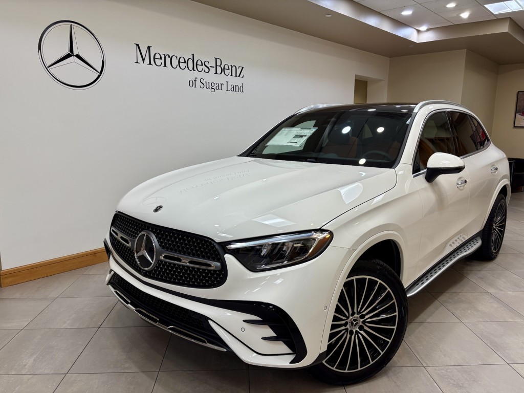 2026 Mercedes-Benz GLC Base's photo