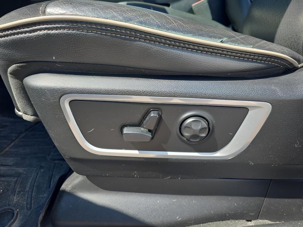 2020 Ram 1500 Laramie photo 12