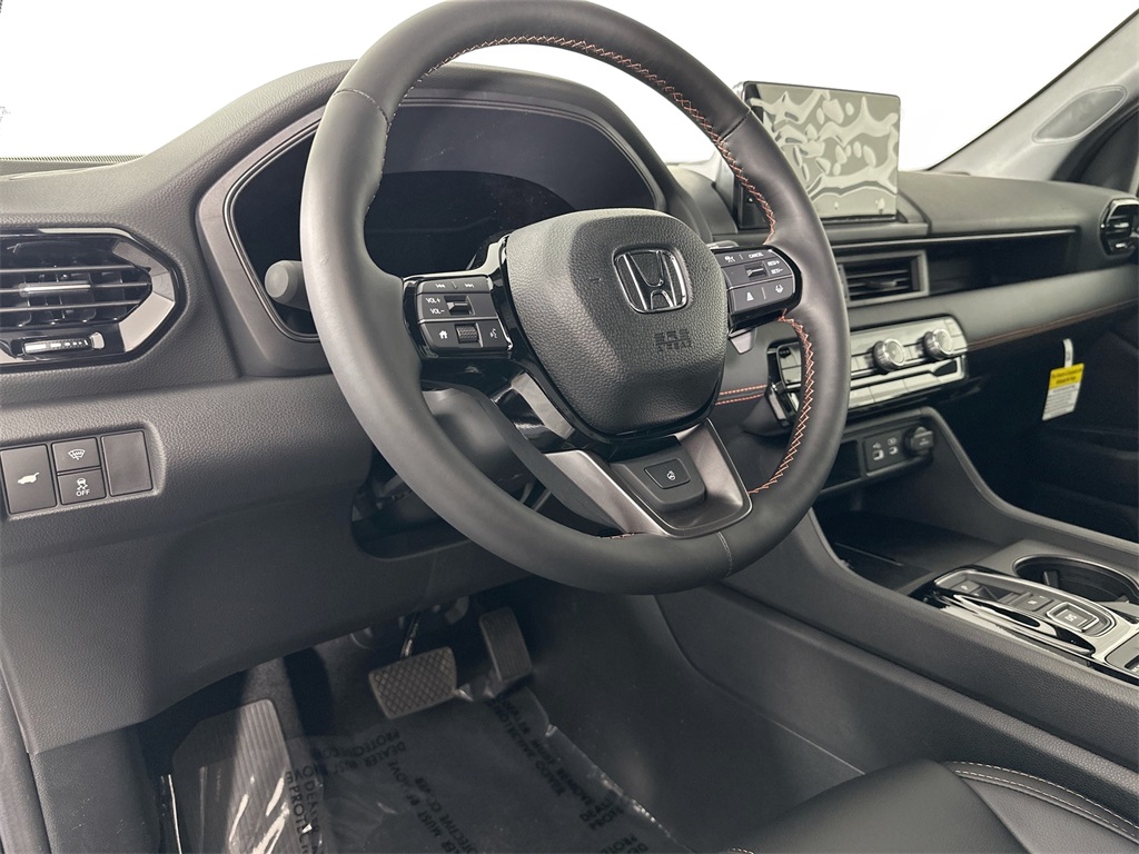 2025 Honda Pilot TrailSport photo 9