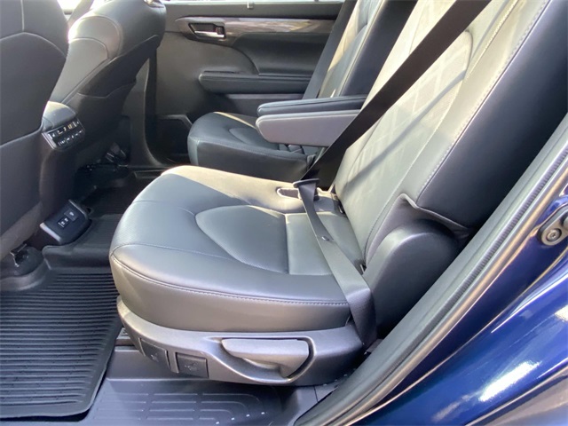 2021 Toyota Highlander Platinum photo 15