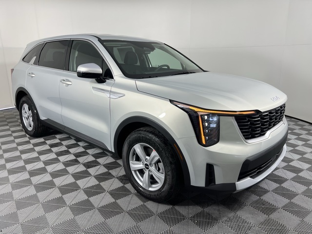 2026 Kia Sorento LX's photo
