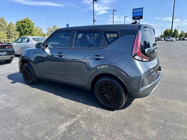 2024 Kia Soul LX photo 3
