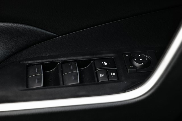 2024 Toyota RAV4 Hybrid XLE photo 16