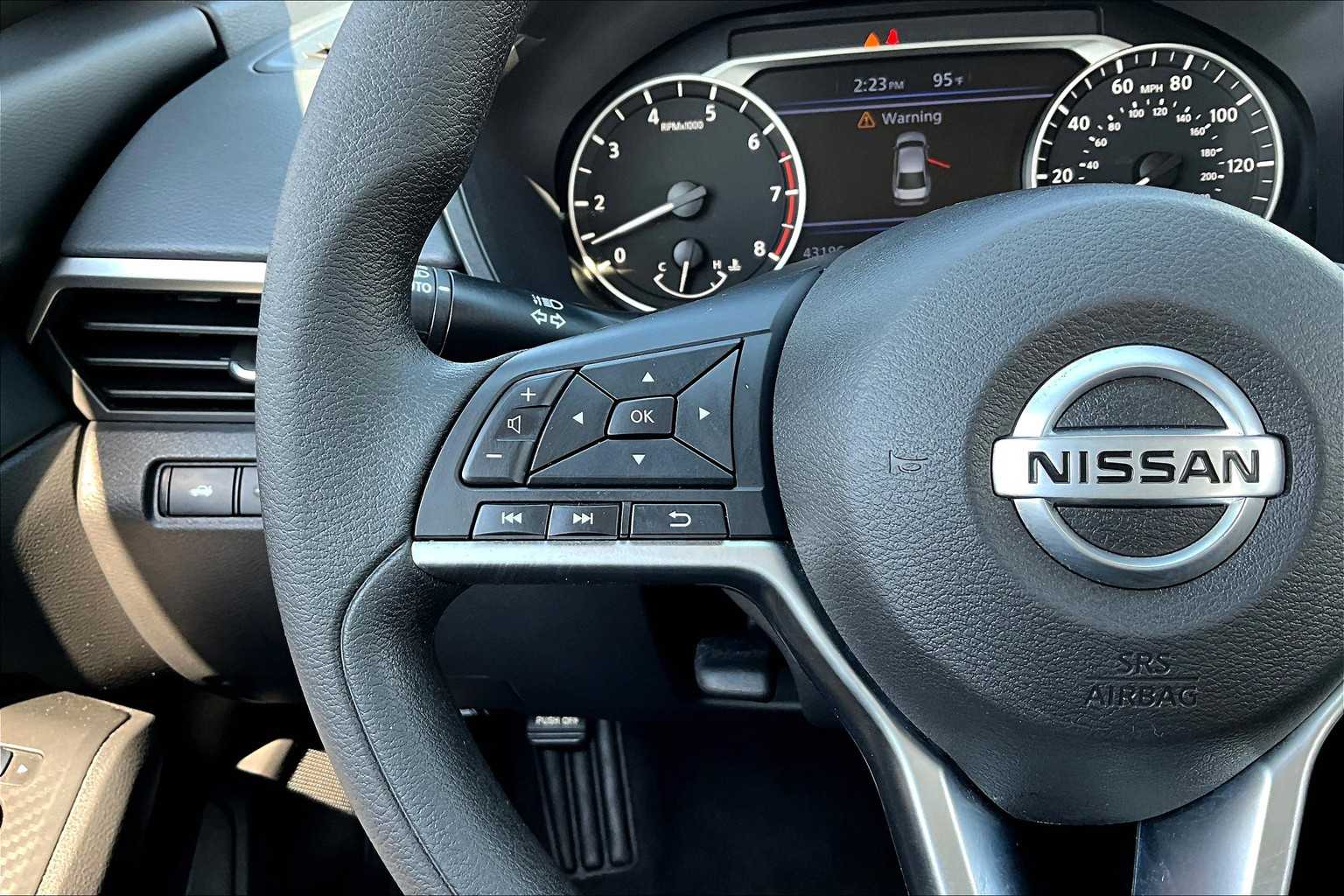 2022 Nissan Altima 2.5 SV photo 23