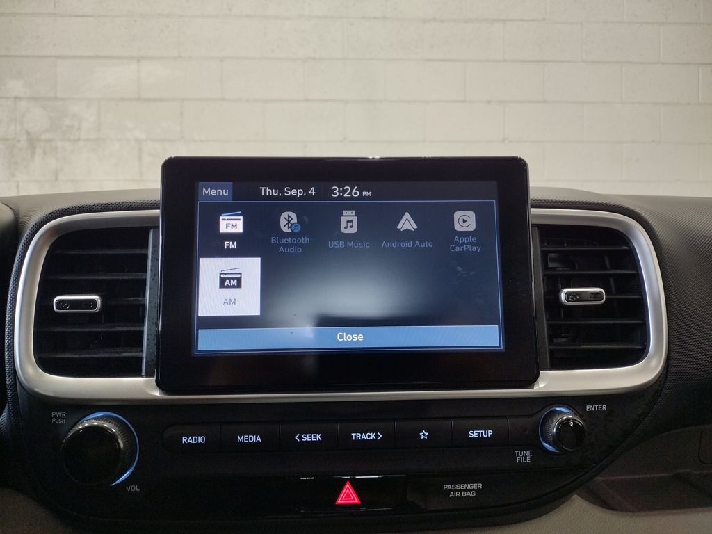 2023 Hyundai Venue SEL photo 24