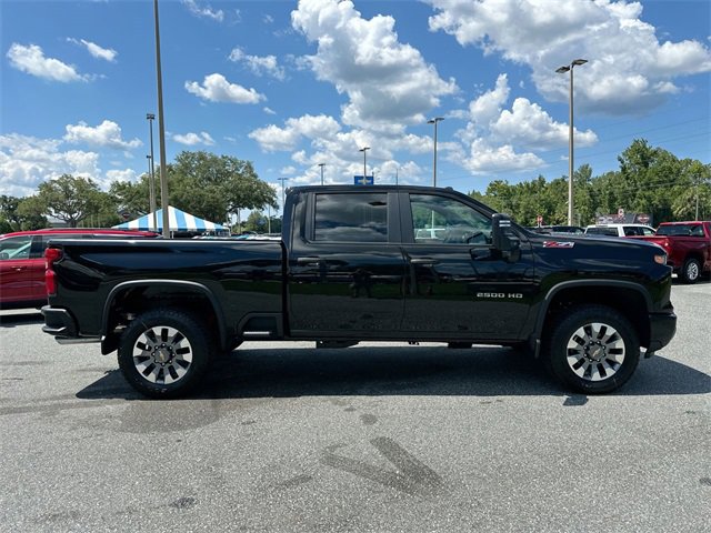 2025 Chevrolet Silverado 2500HD Custom photo 2