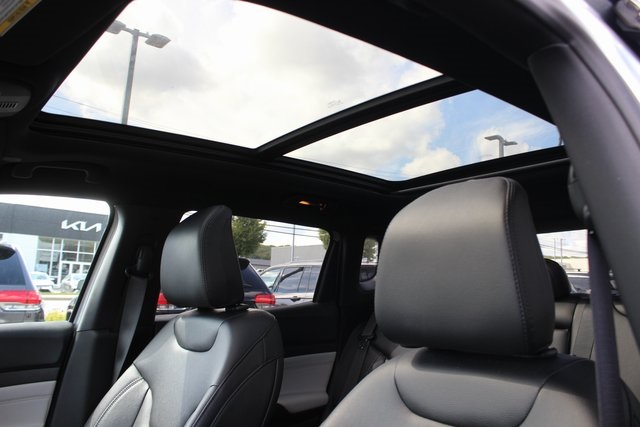2025 Jeep Compass Limited photo 16