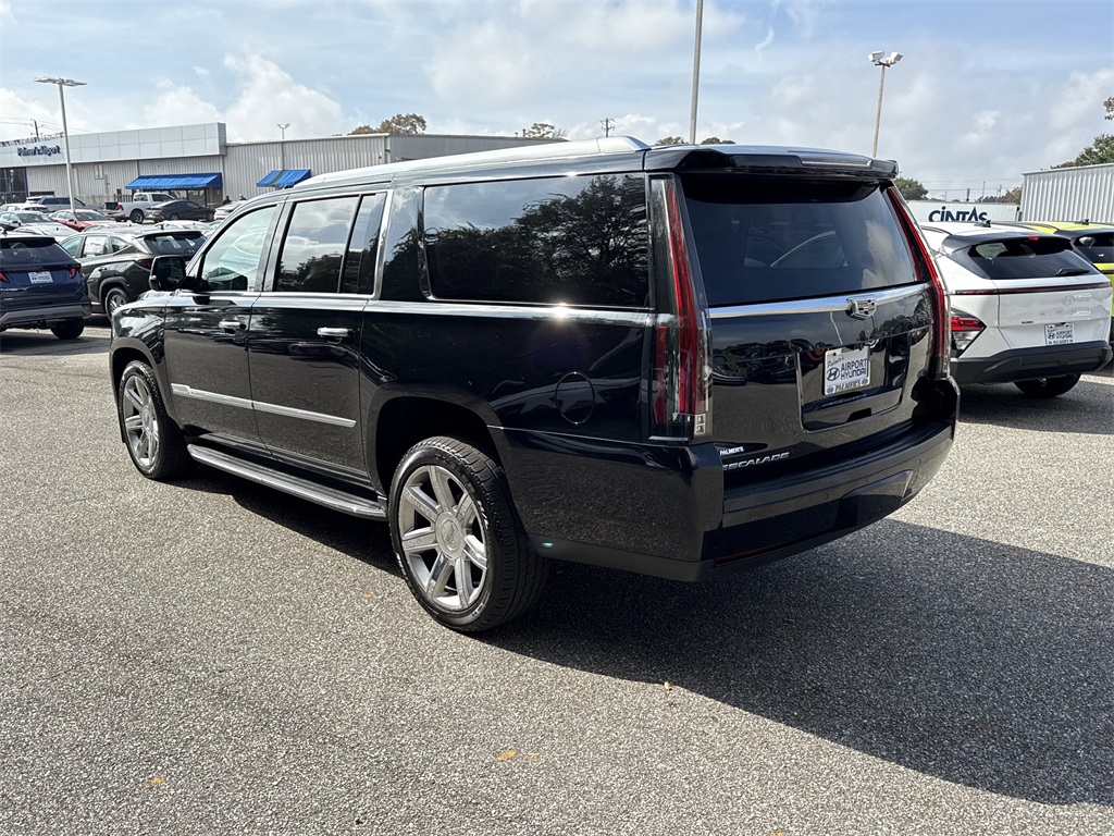 2019 Cadillac Escalade ESV Luxury photo 4