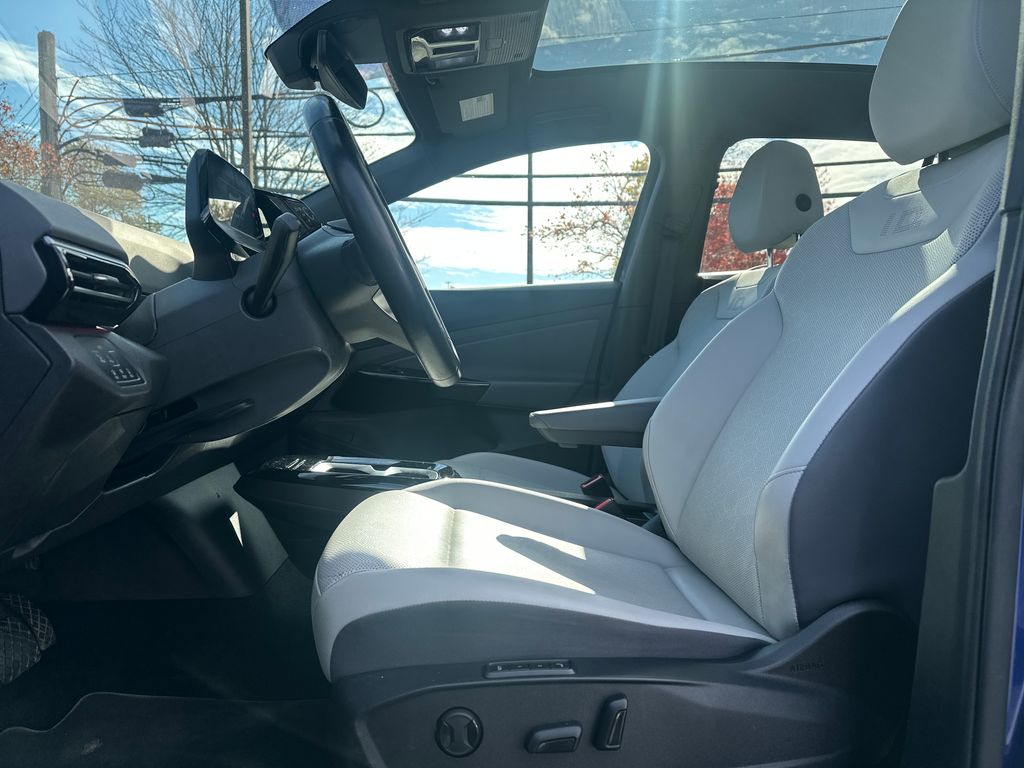 2021 Volkswagen ID.4 Pro S photo 3