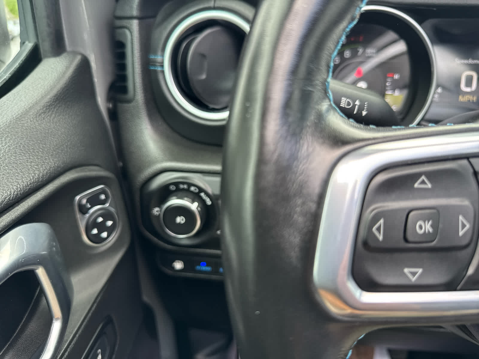 2022 Jeep Wrangler 4xe Unlimited Rubicon photo 33