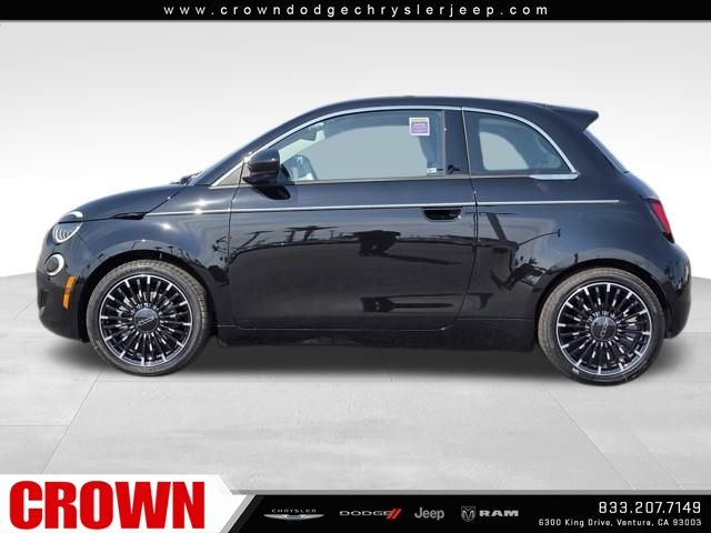 2025 Fiat 500e La Prima photo 8