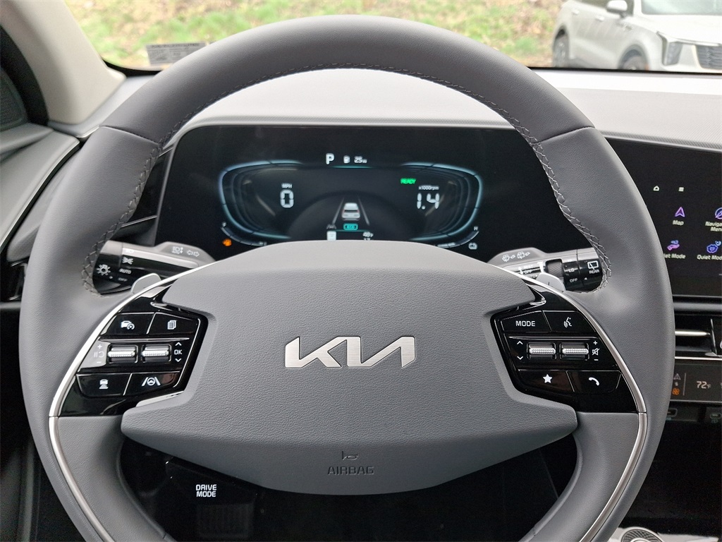 2025 Kia Niro EX photo 16