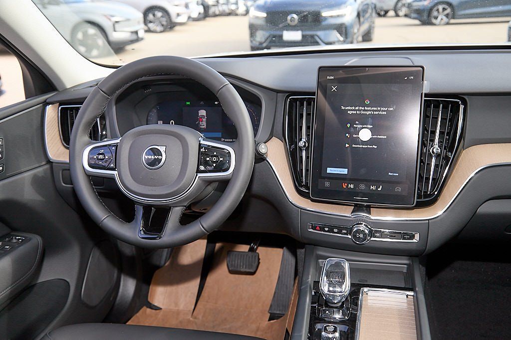 2026 VOLVO XC60 - Image 23