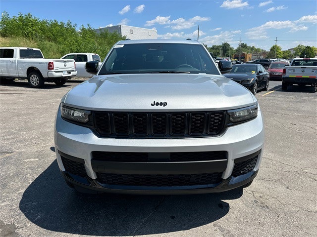 2025 Jeep Grand Cherokee Altitude X photo 3
