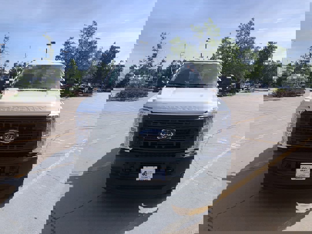 2025 Ford F-350 XL photo 3