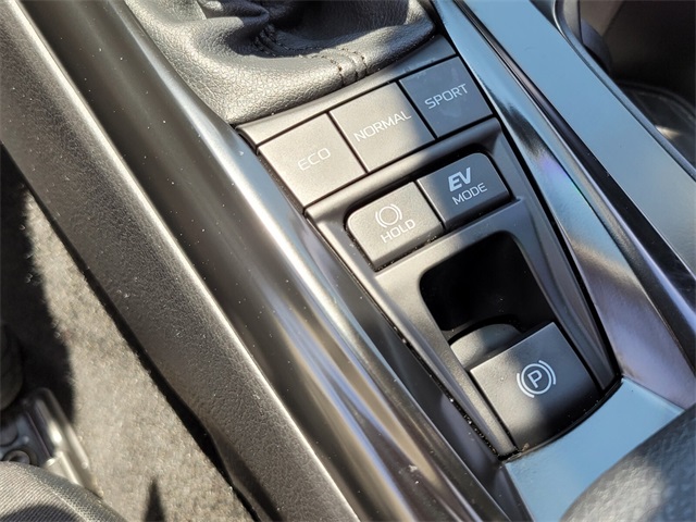2025 Toyota Camry LE photo 18