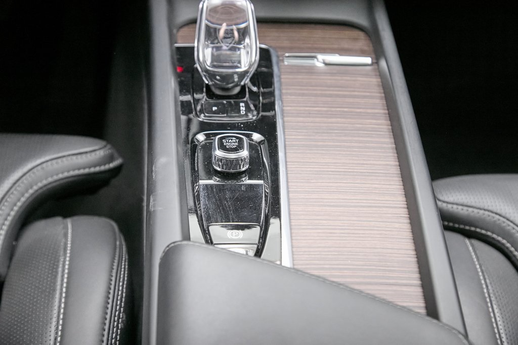 2023 VOLVO XC60 - Image 35