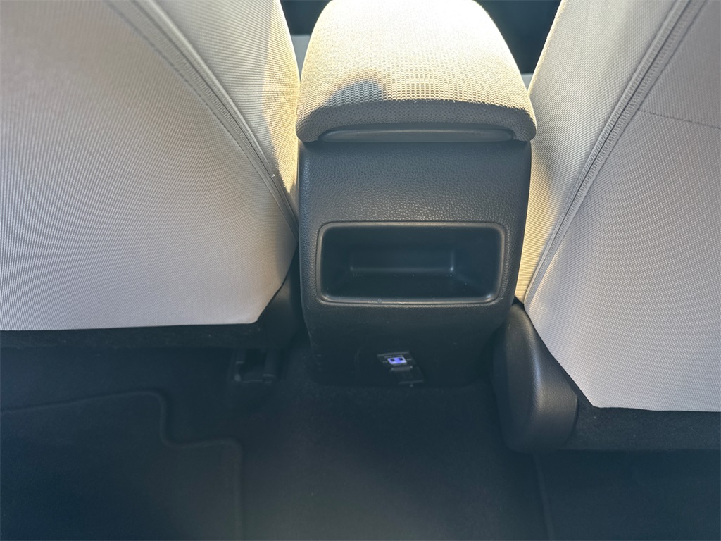 2021 Toyota Corolla LE photo 19