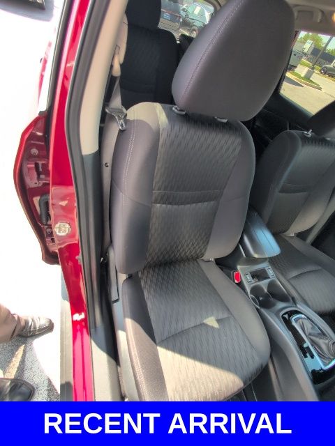 2020 Nissan Rogue SV photo 11