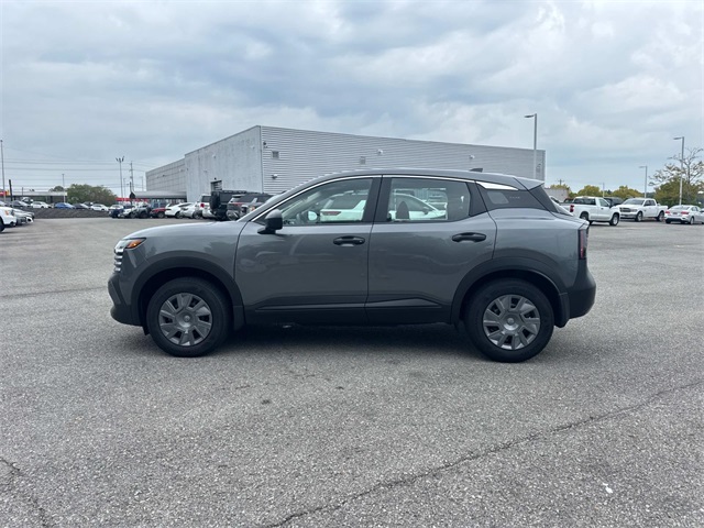 2025 Nissan Kicks S photo 3