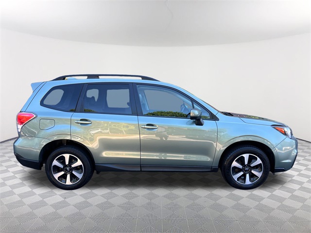 2018 Subaru Forester 2.5i Premium photo 4