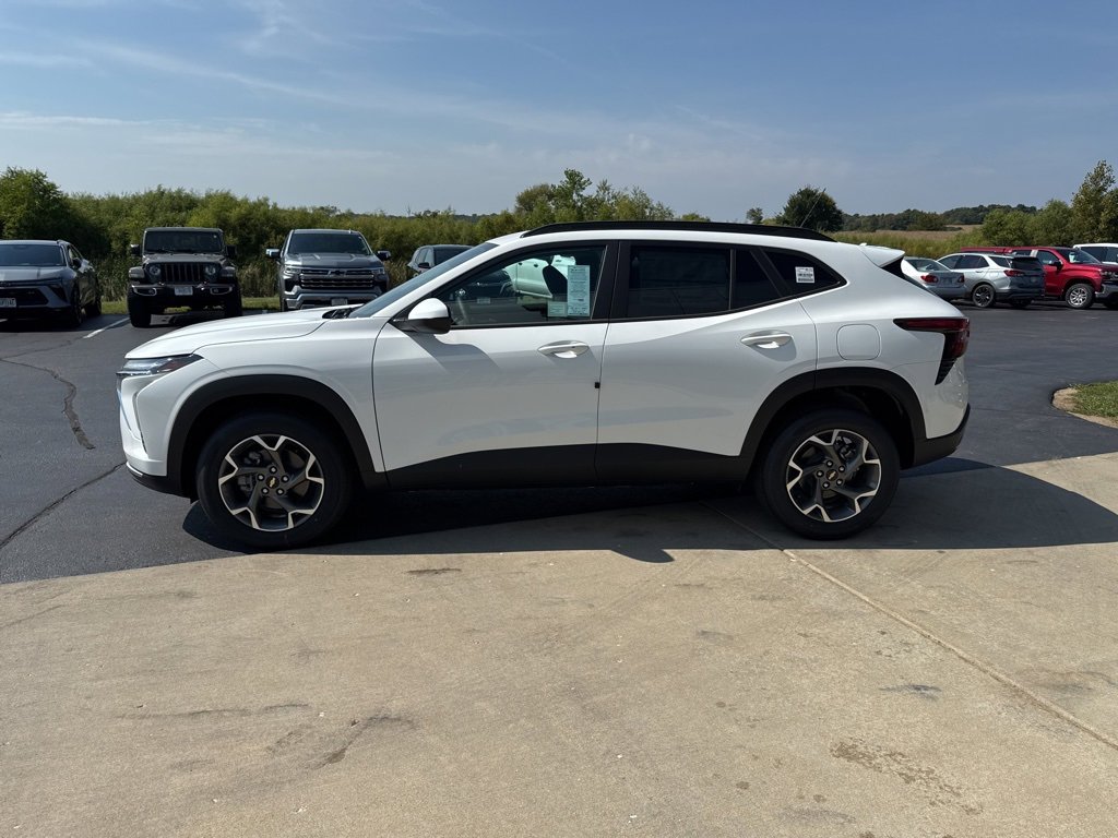 2026 Chevrolet Trax LT photo 3