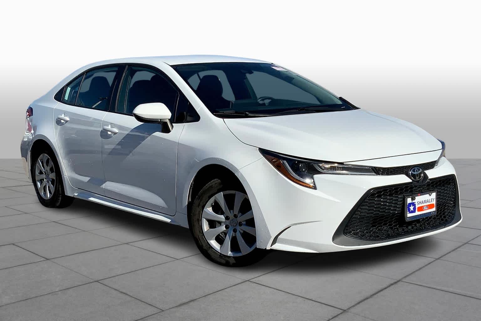 2021 Toyota Corolla LE photo 2