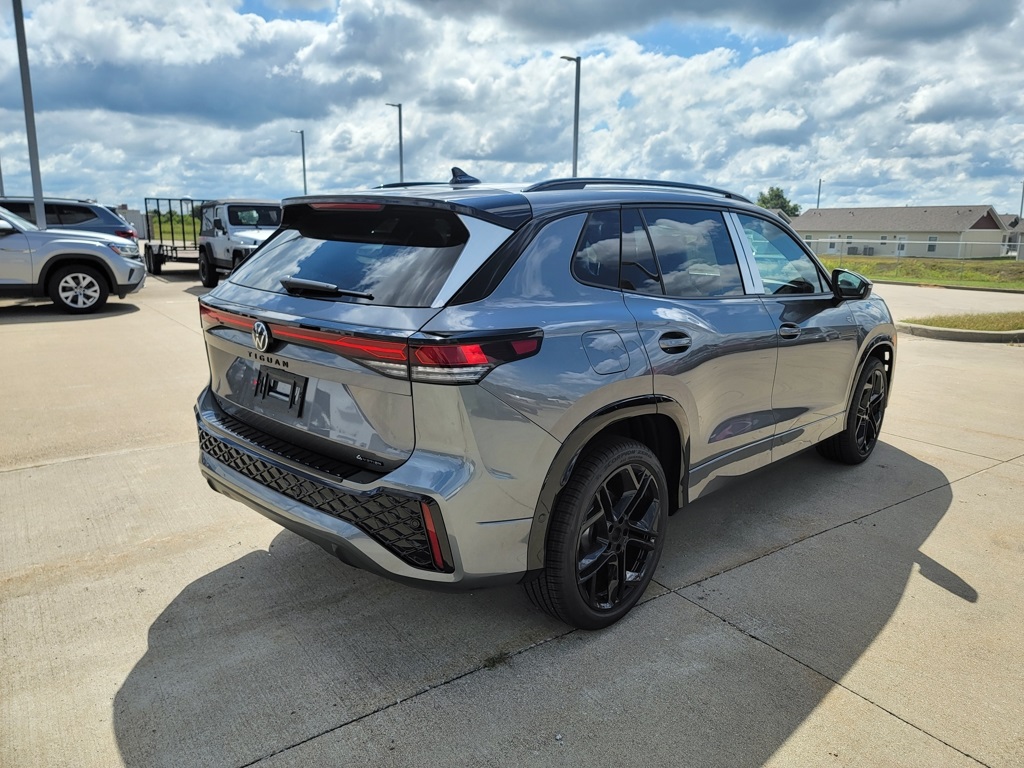 2025 Volkswagen Tiguan SE R-Line Black photo 3