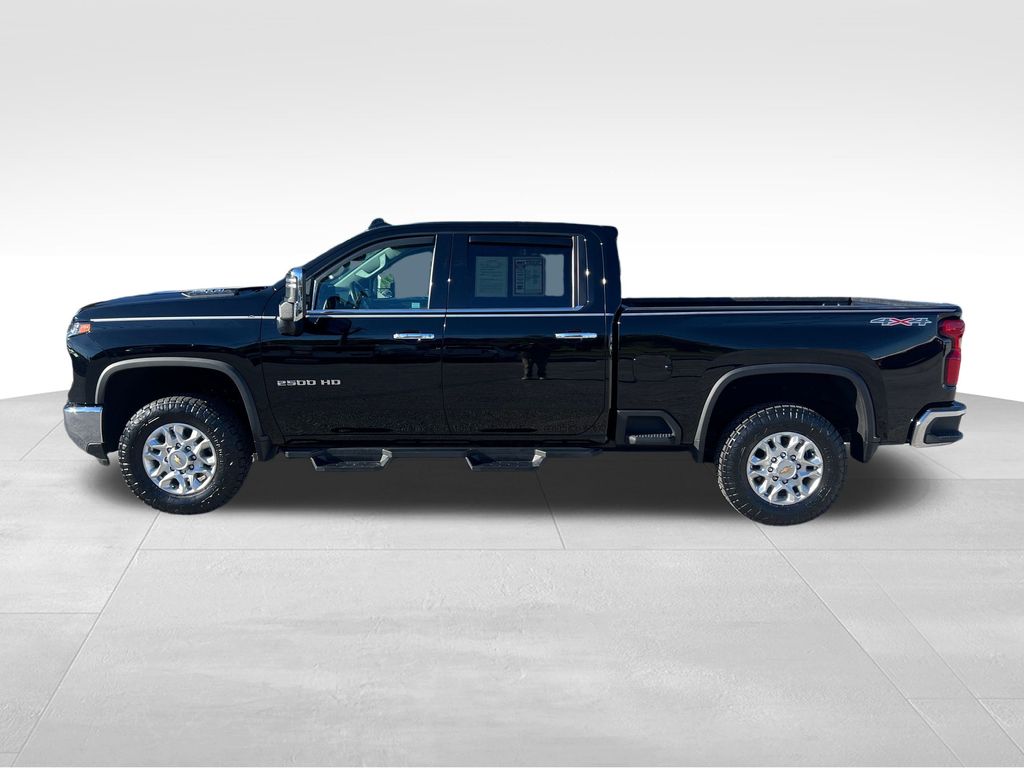 2024 Chevrolet Silverado 2500HD LTZ photo 2