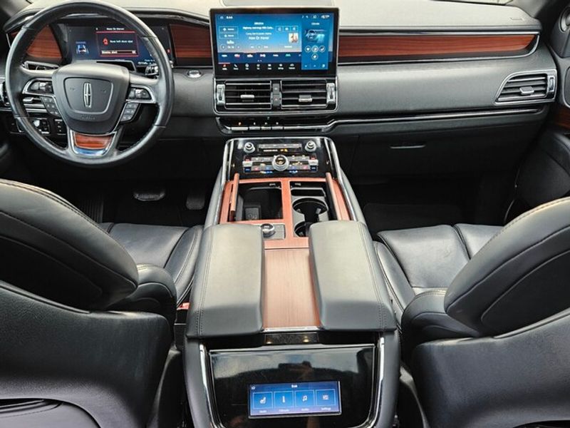 2023 Lincoln Navigator Reserve photo 8