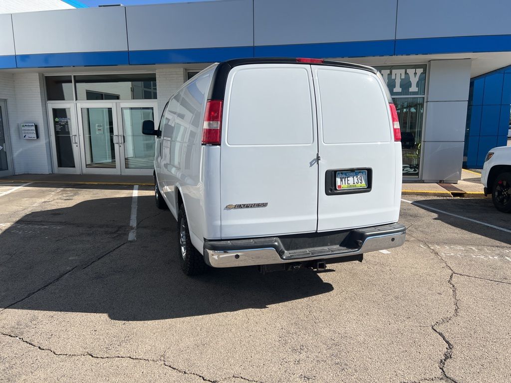 2016 Chevrolet Express 2500 Work Van Cargo photo 3