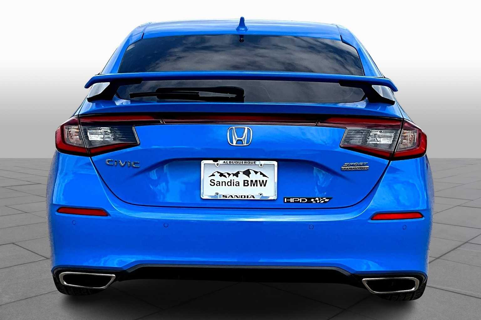 2022 Honda Civic Hatchback Sport Touring photo 4