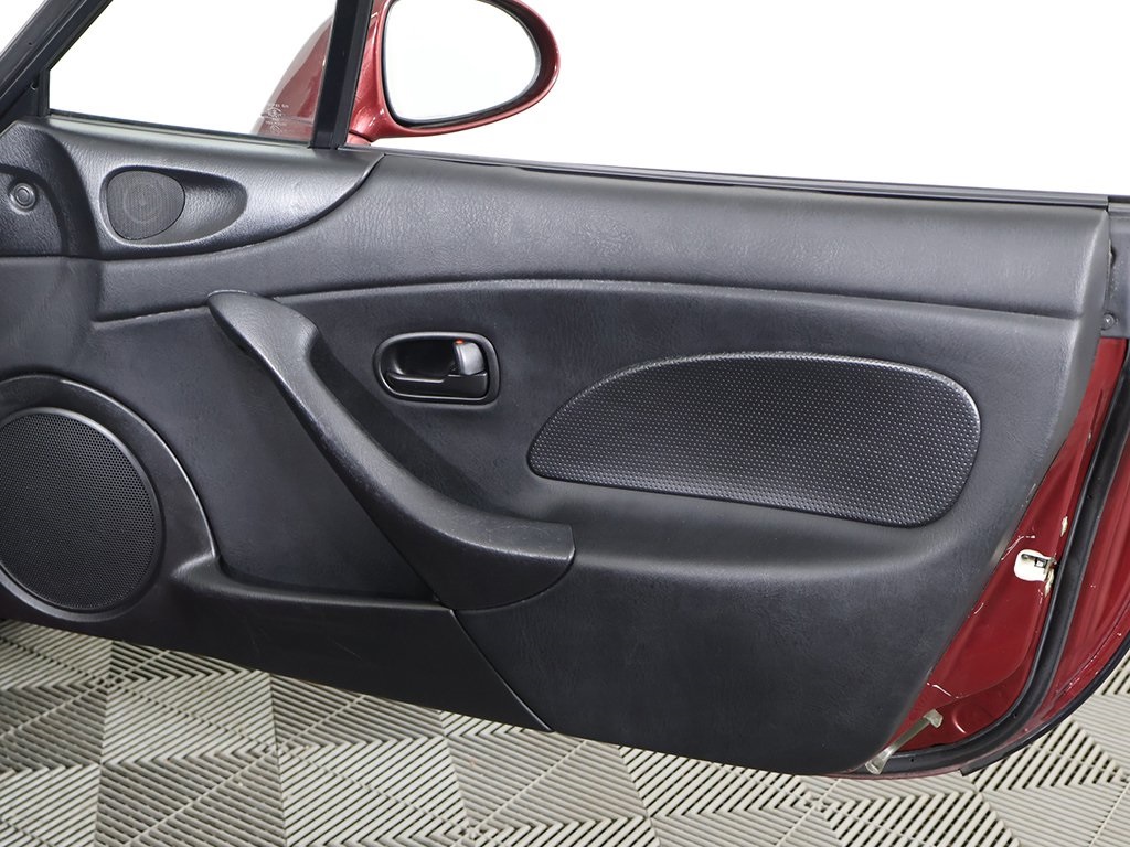 2003 Mazda MX-5 Miata Miata Base photo 18