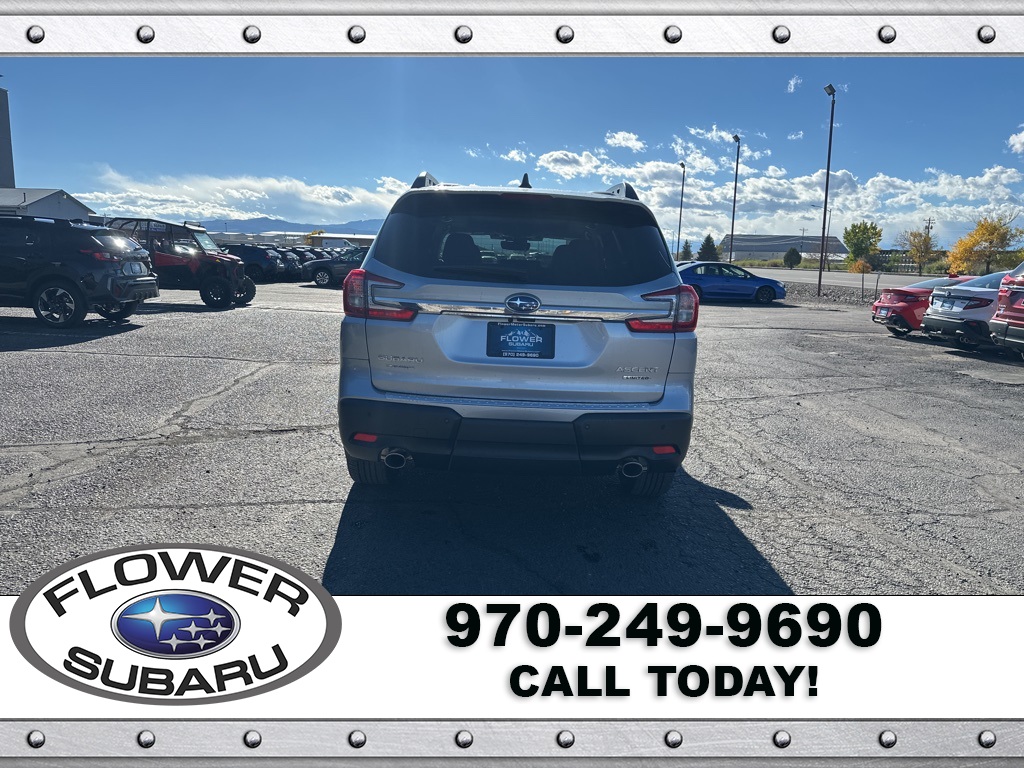 2025 Subaru Ascent Limited photo 3