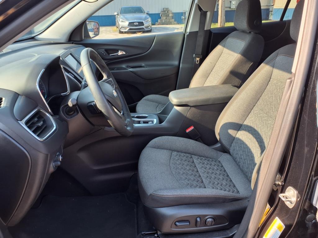2024 Chevrolet Equinox LT photo 3