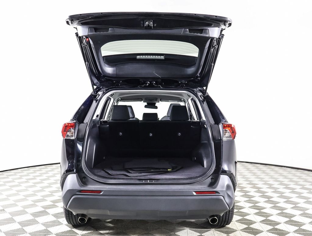 2022 Toyota RAV4 Hybrid LE photo 12