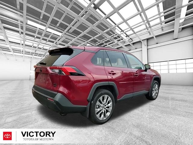 2023 Toyota RAV4 XLE Premium photo 3