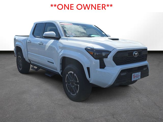 2025 Toyota Tacoma TRD Sport photo 4