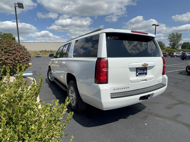 2018 Chevrolet Suburban LT photo 5