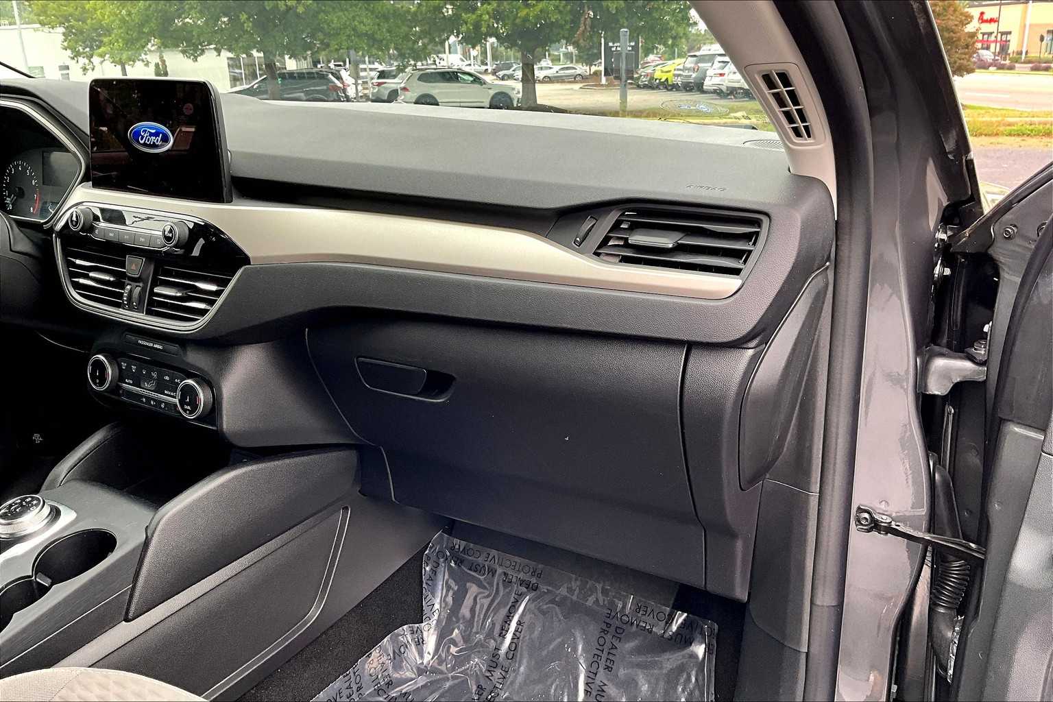2022 Ford Escape SE photo 17