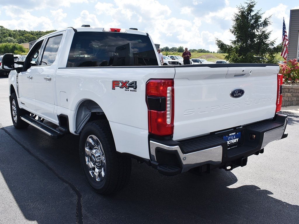 2026 Ford F-250 Lariat photo 3
