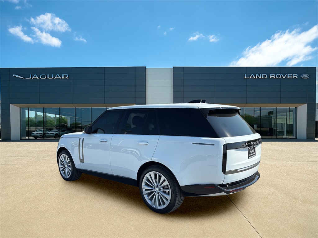 2025 Land Rover Range Rover SE photo 2
