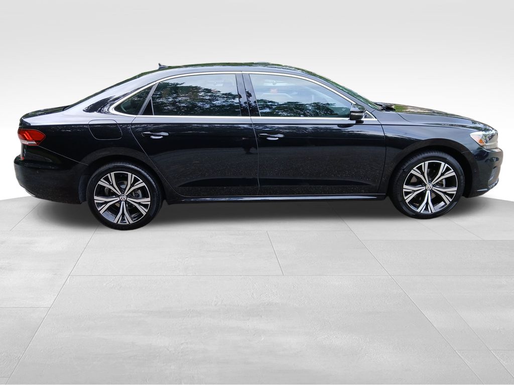 2020 Volkswagen Passat 2.0T SEL photo 6