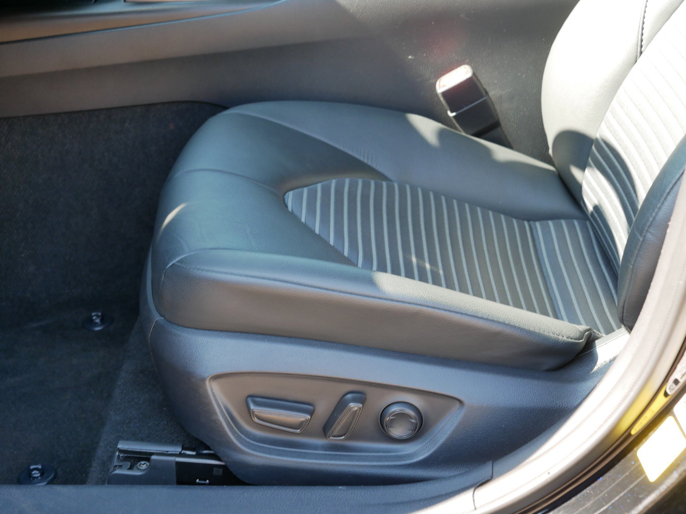 2024 Toyota Camry SE photo 19