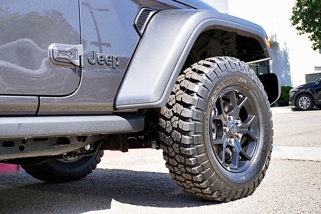 New 2025 Granite Crystal Metallic Clear-Coat Exterior Paint Jeep Willys image 9