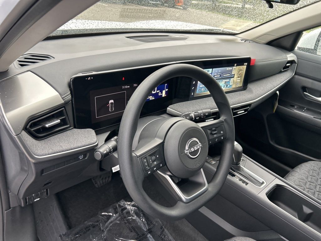 2025 Nissan Kicks SV photo 12