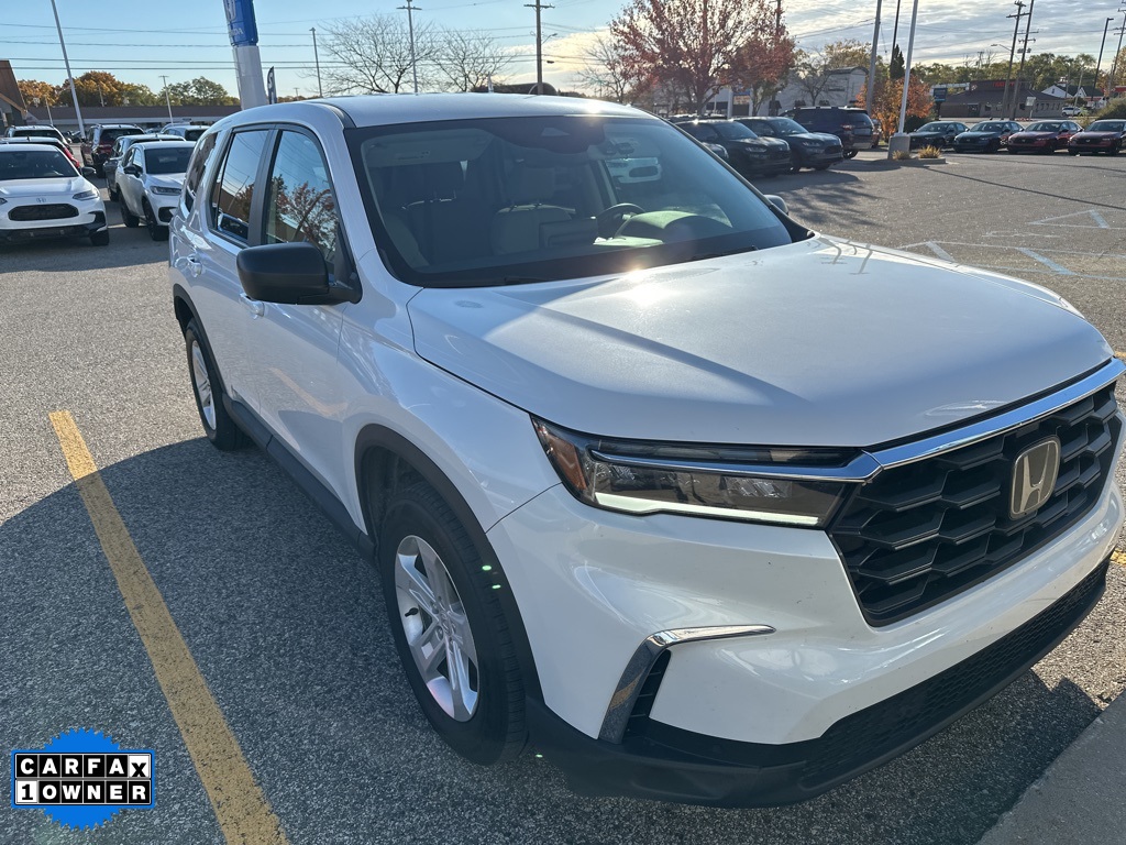 2023 Honda Pilot LX photo 3